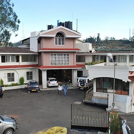 Hotel Sapphire Garden View Уті Екстер'єр фото