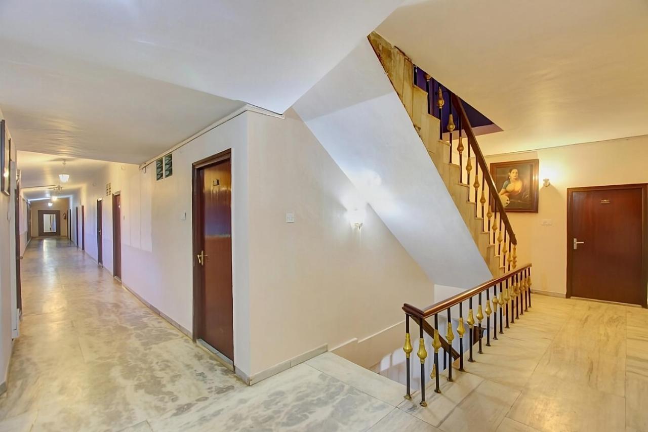 Hotel Sapphire Garden View Уті Екстер'єр фото